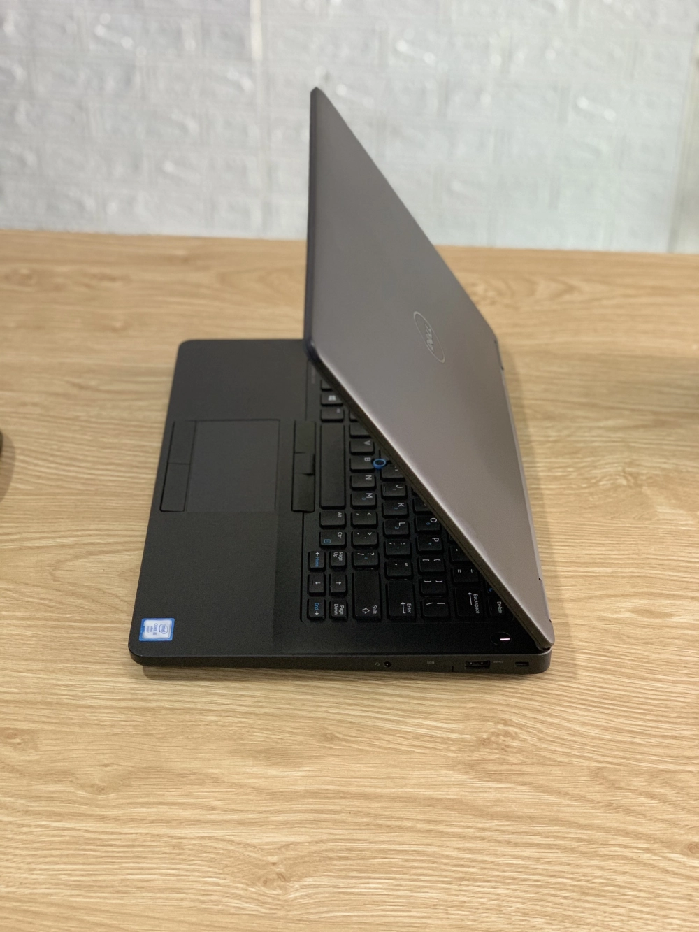 Laptop Dell Latitude 5470 : i5-6200 / 8G / 256G / 14inch